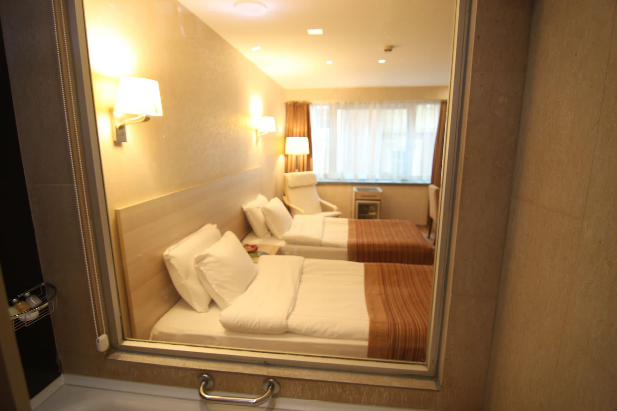 Hotel Ramada By Wyndham Ankara Exterior foto