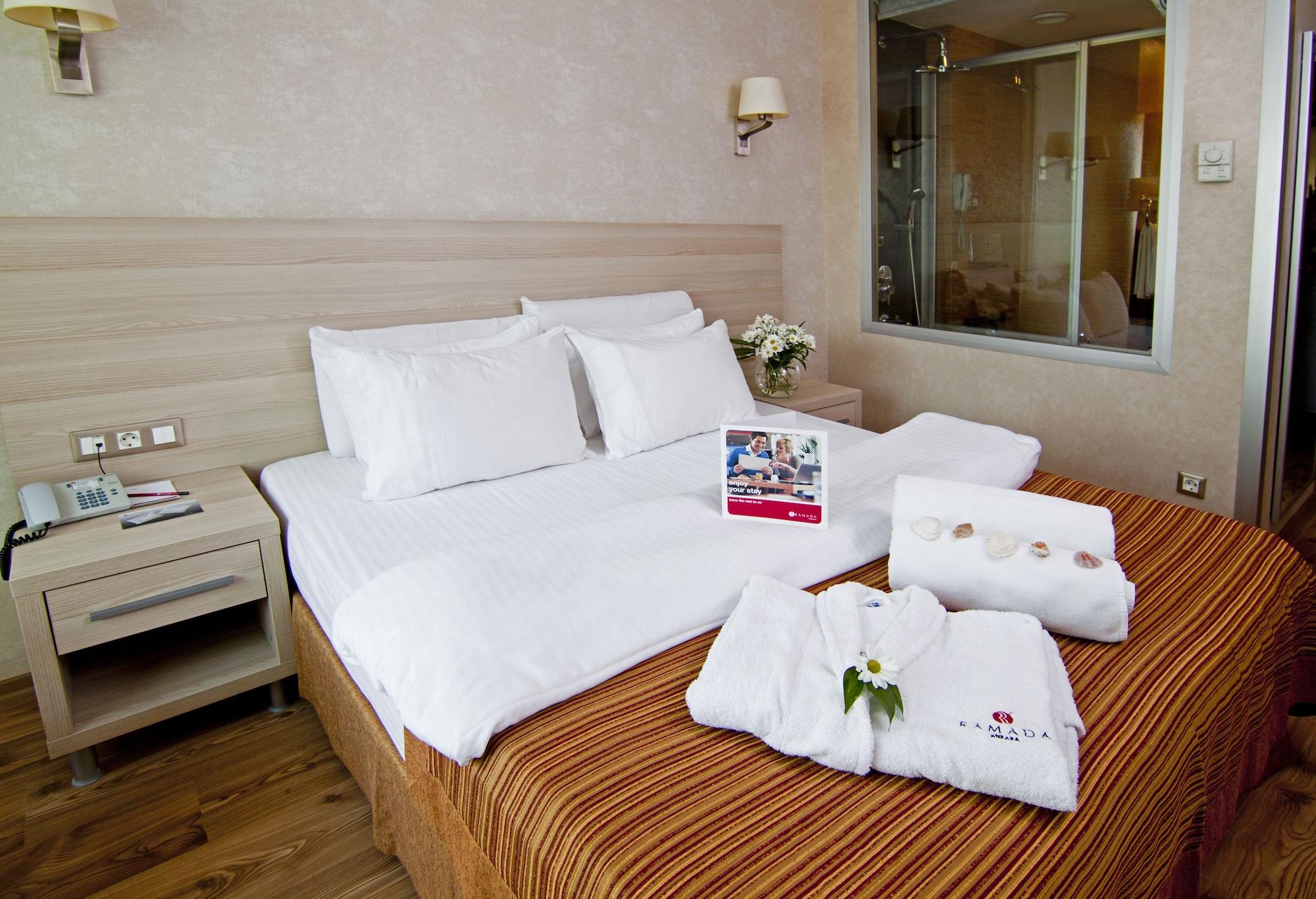 Hotel Ramada By Wyndham Ankara Exterior foto