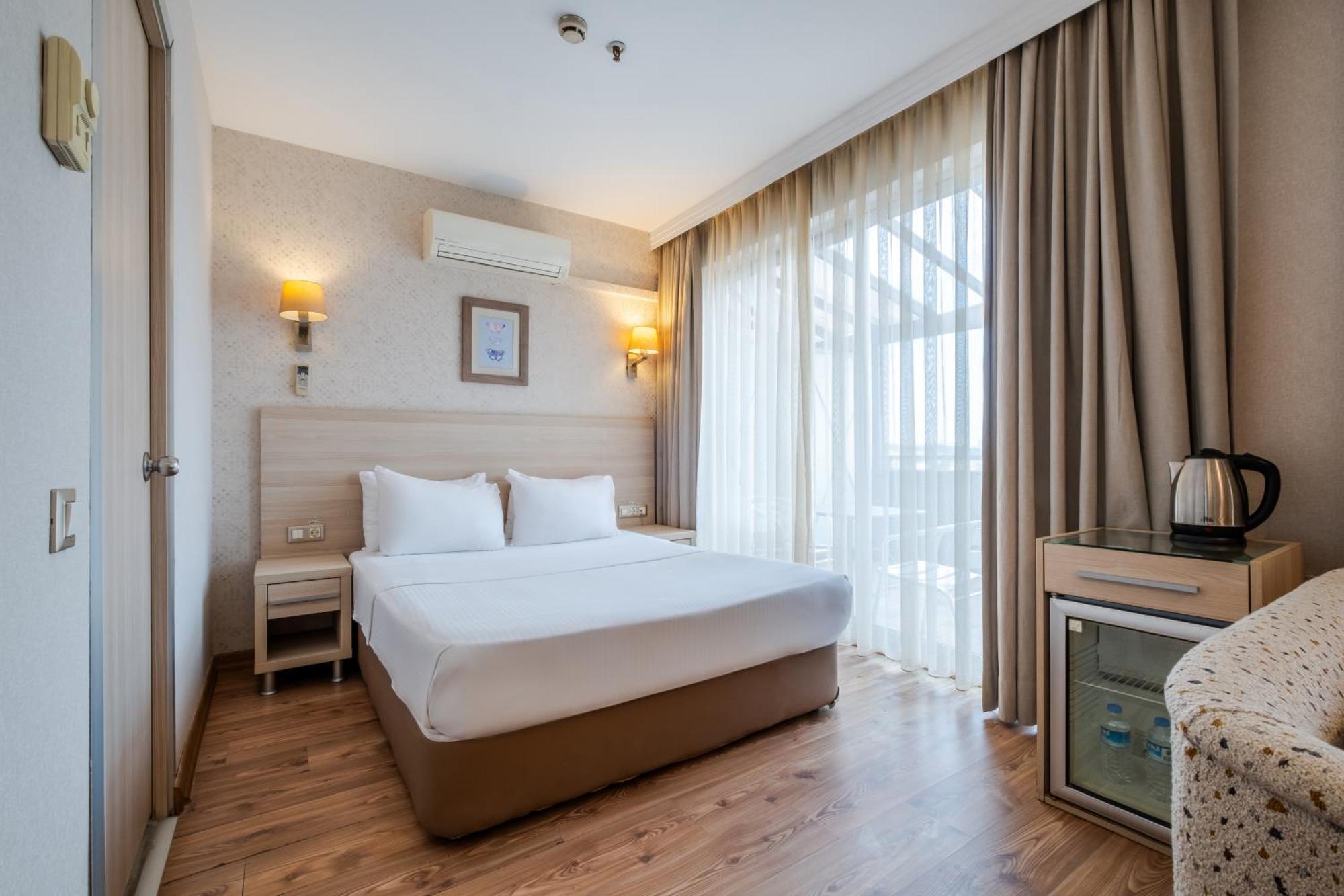 Hotel Ramada By Wyndham Ankara Exterior foto