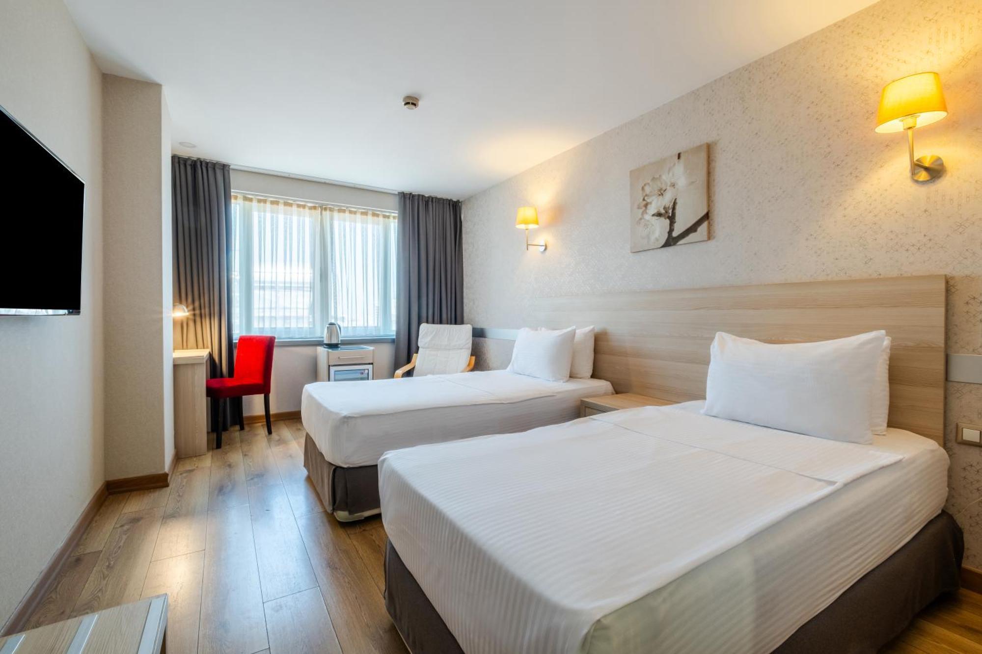 Hotel Ramada By Wyndham Ankara Exterior foto