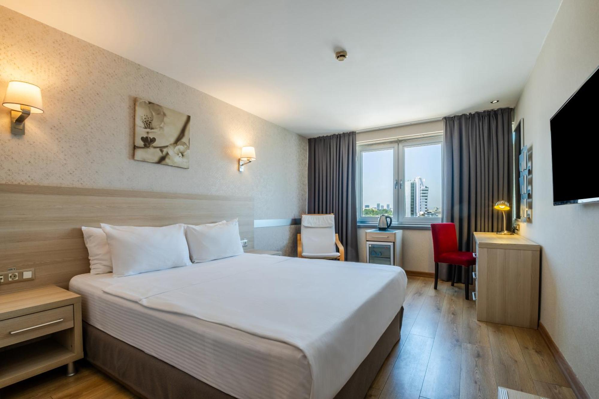 Hotel Ramada By Wyndham Ankara Exterior foto