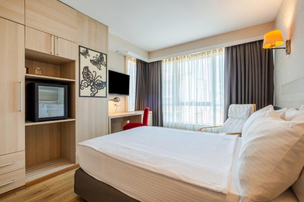 Hotel Ramada By Wyndham Ankara Exterior foto